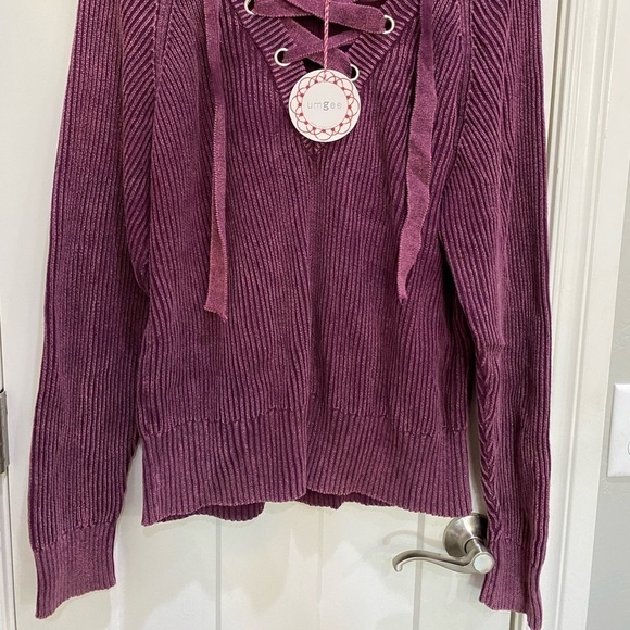 Umgee mineral wash lace up neckline purple sweater NWT size large - Picture 4 of 7